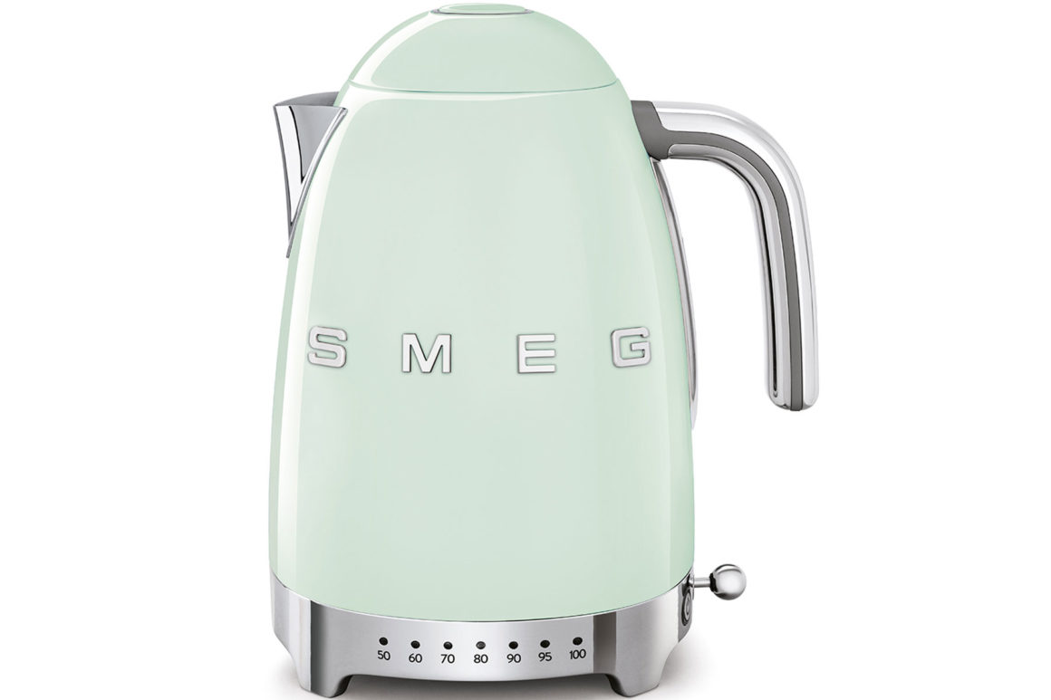 Smeg 50's Style Kettle in Pastel Green