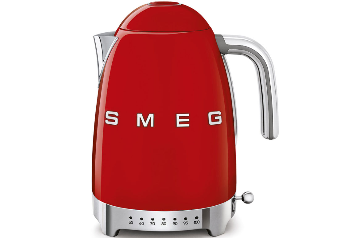 Smeg 50's Style Kettle in Red