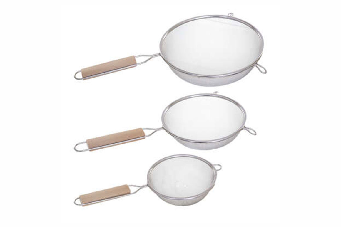 STRAINERS X3  WOOD HANDLE