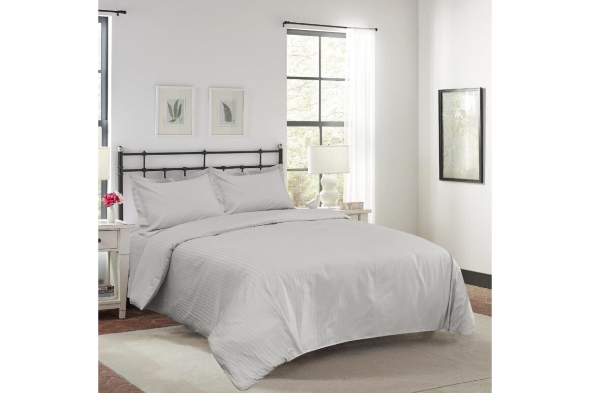 COTTON SATEEN BED SHEET250X275