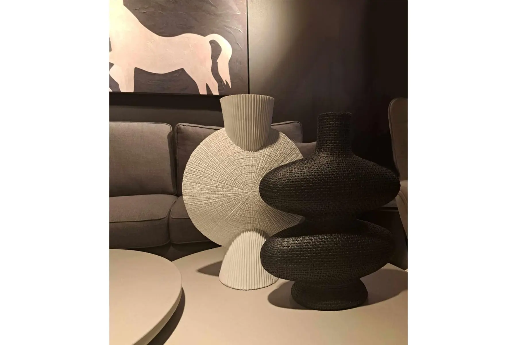 RANDI VASE POLYRESIN BLACK