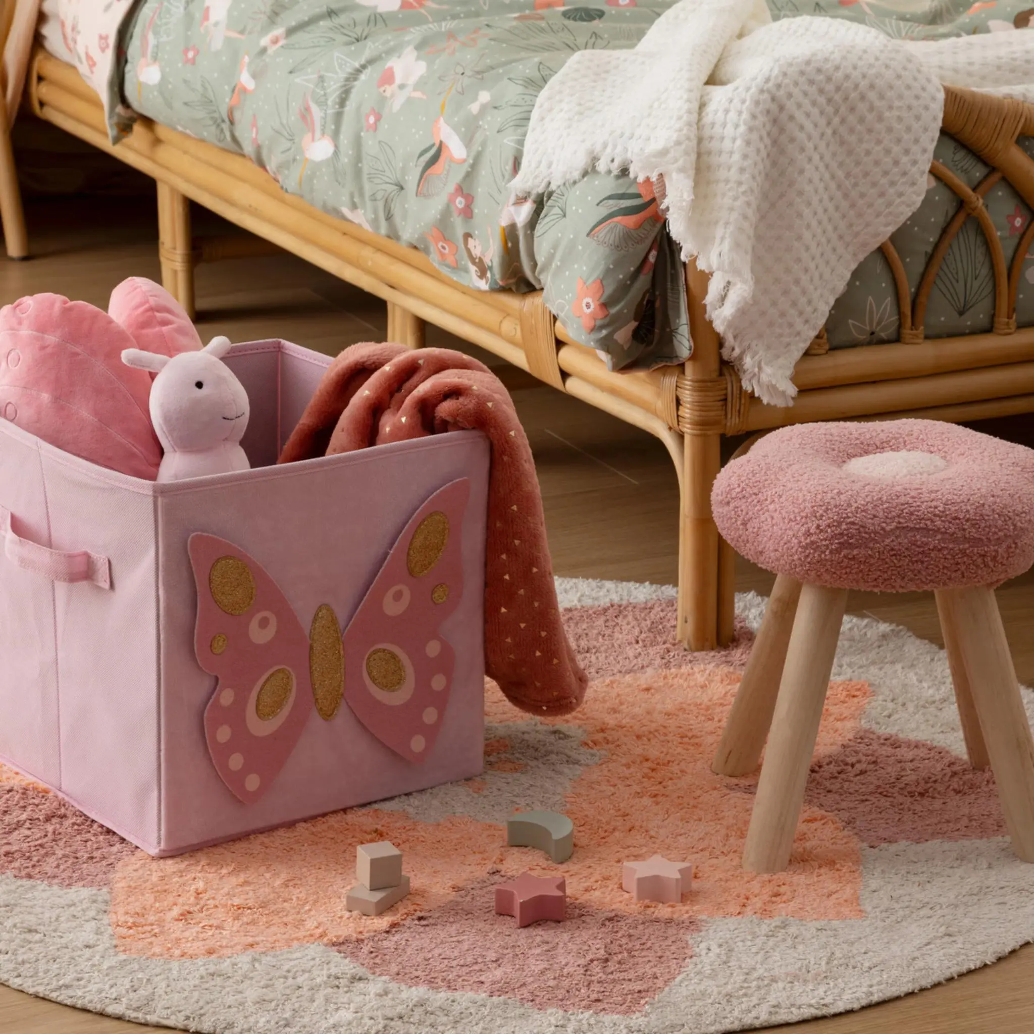 NON WOVEN STORAGE 29X29 BTFLY