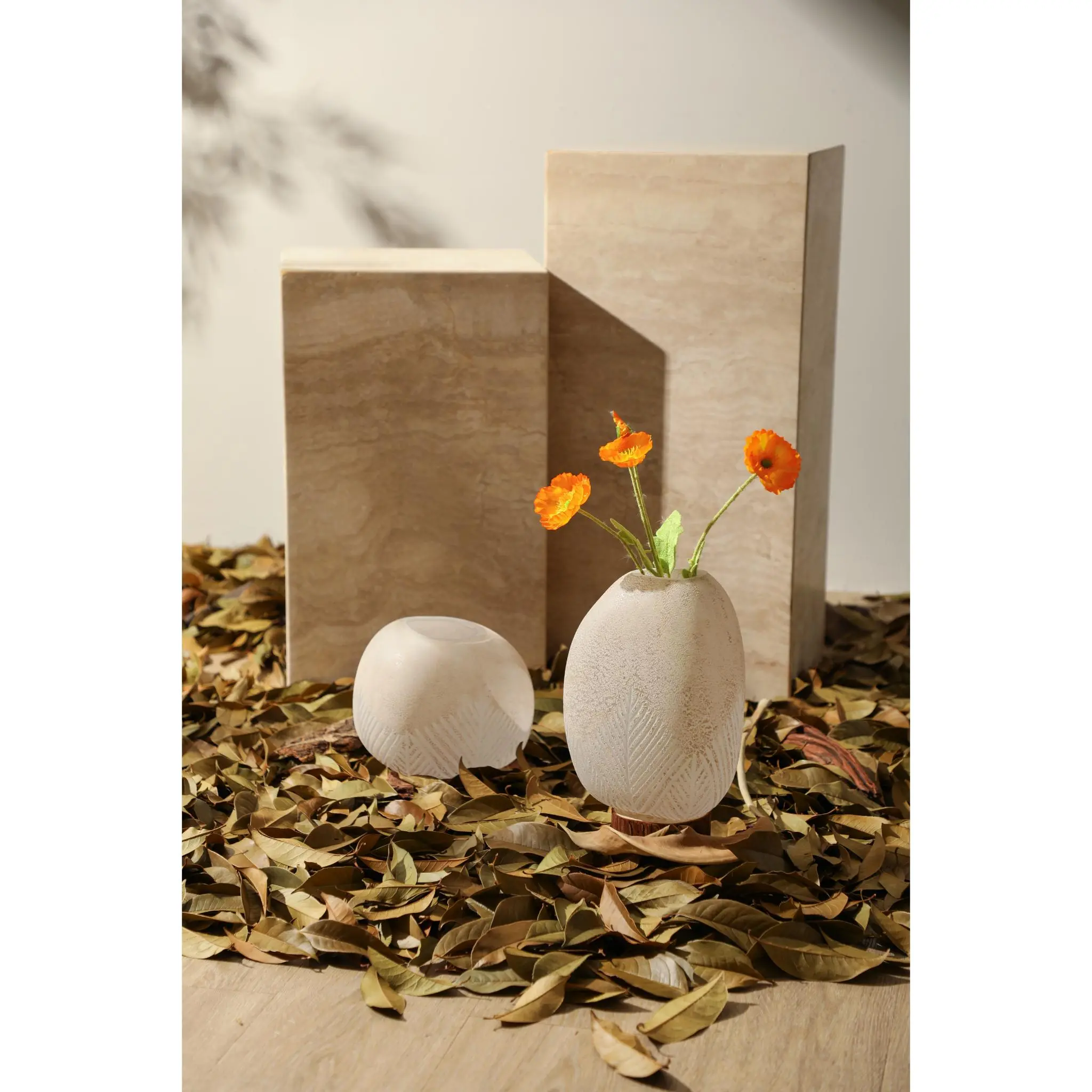 SANDY LEAF VASE B