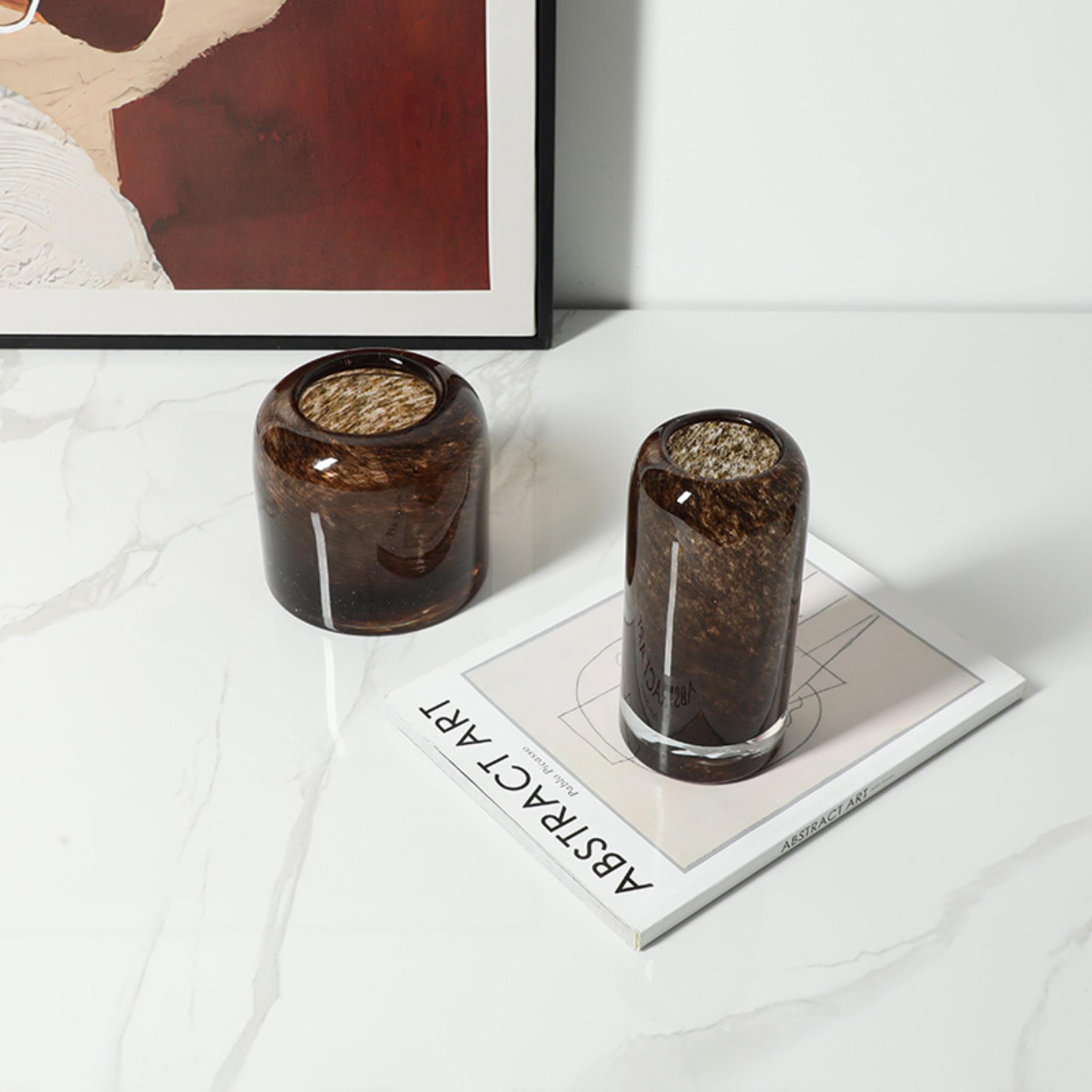 BROWN STRAIGHT VASE A