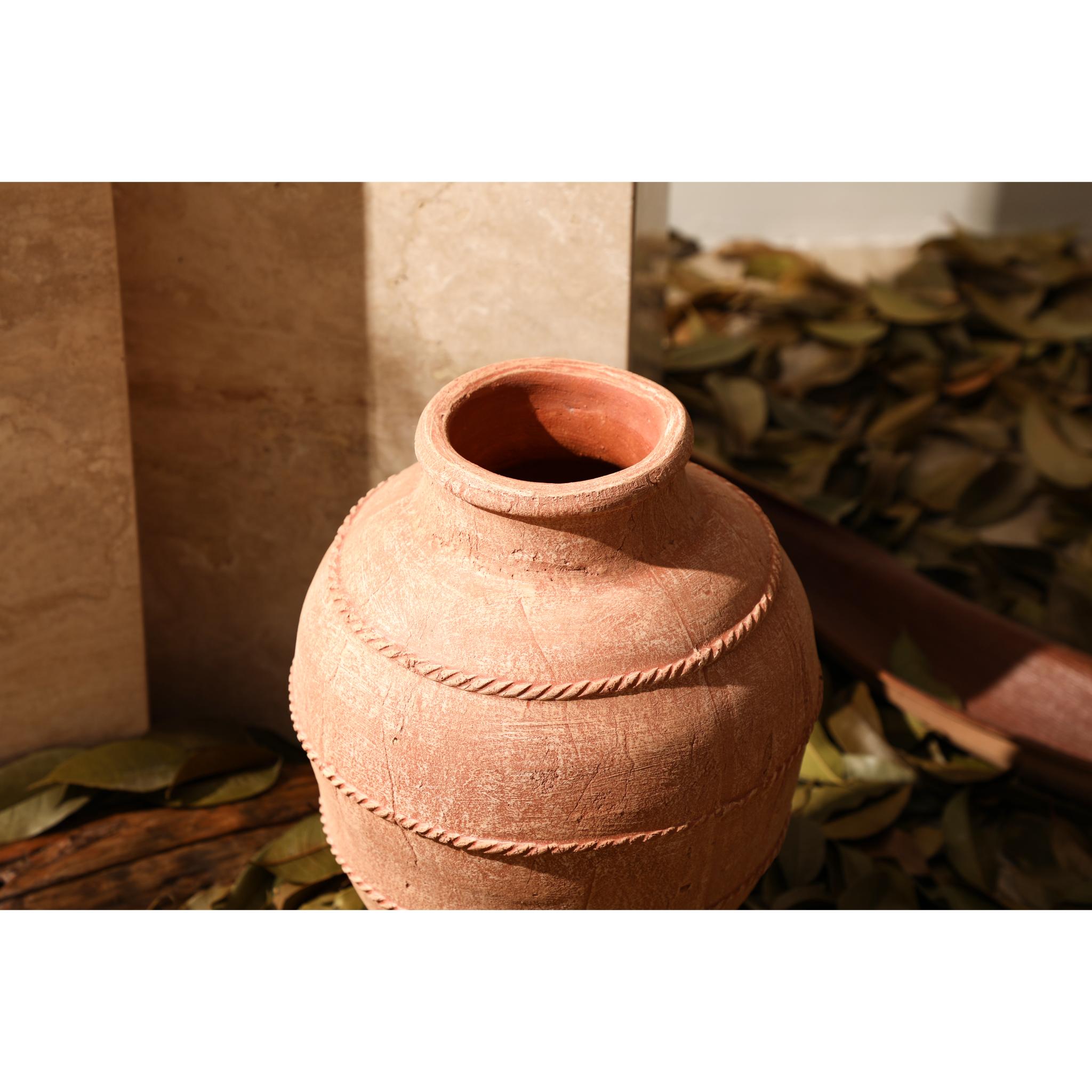 LINE PATTERN CERAMIC VASE