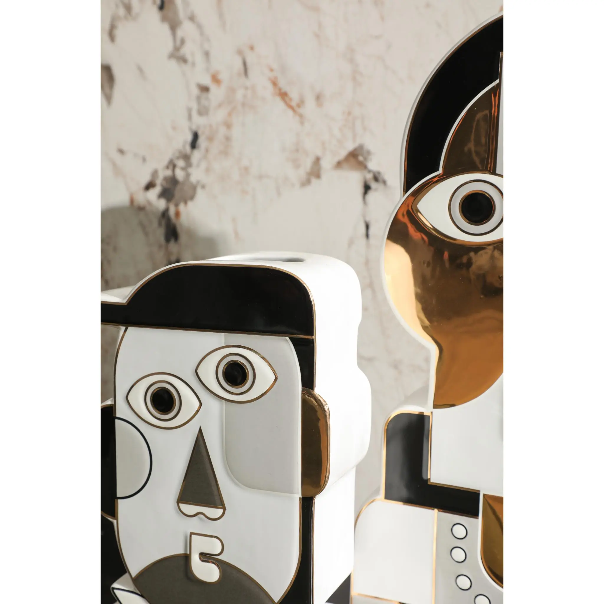 JIGSAW PUZZLE CHARACTER VASE B