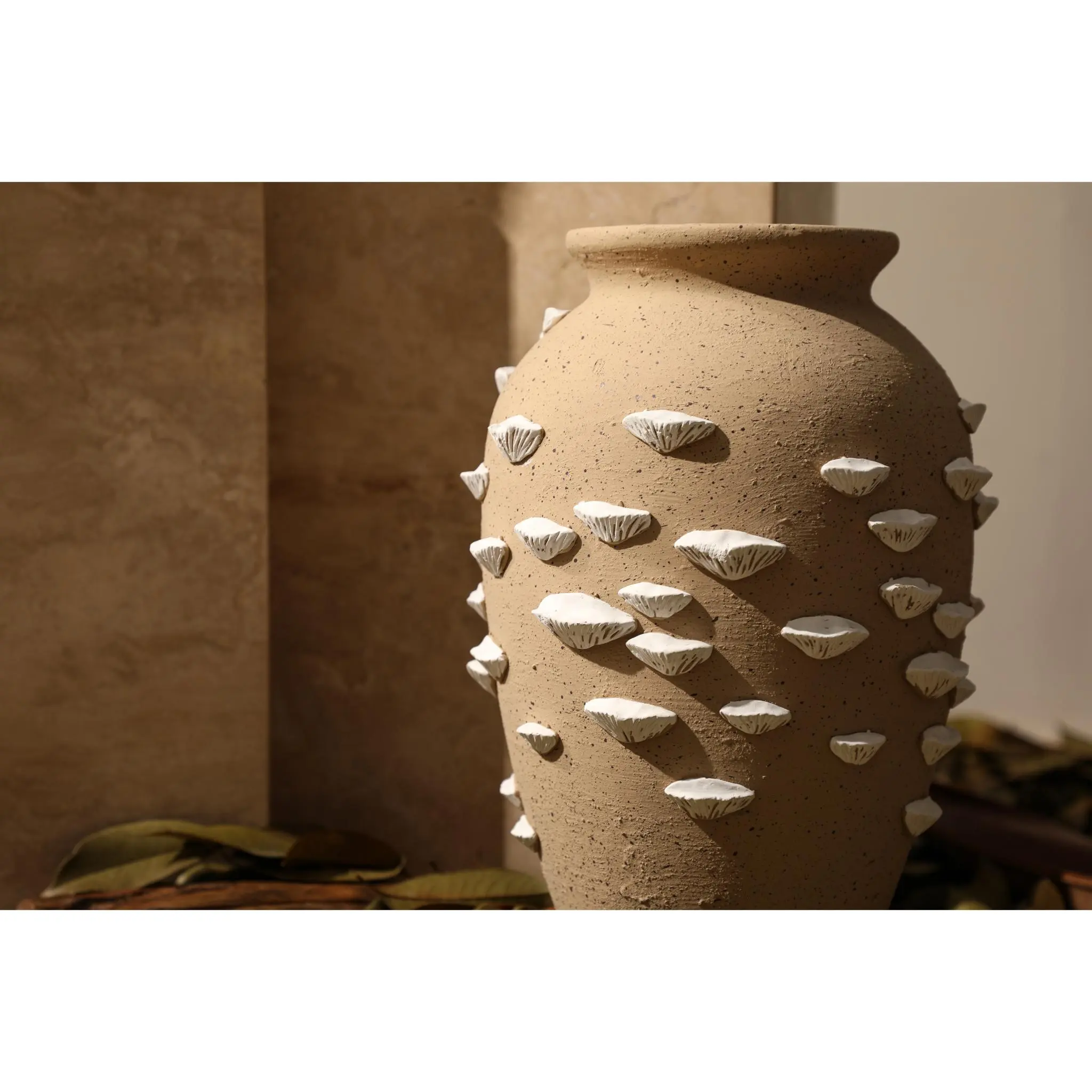 SHELL VASE A