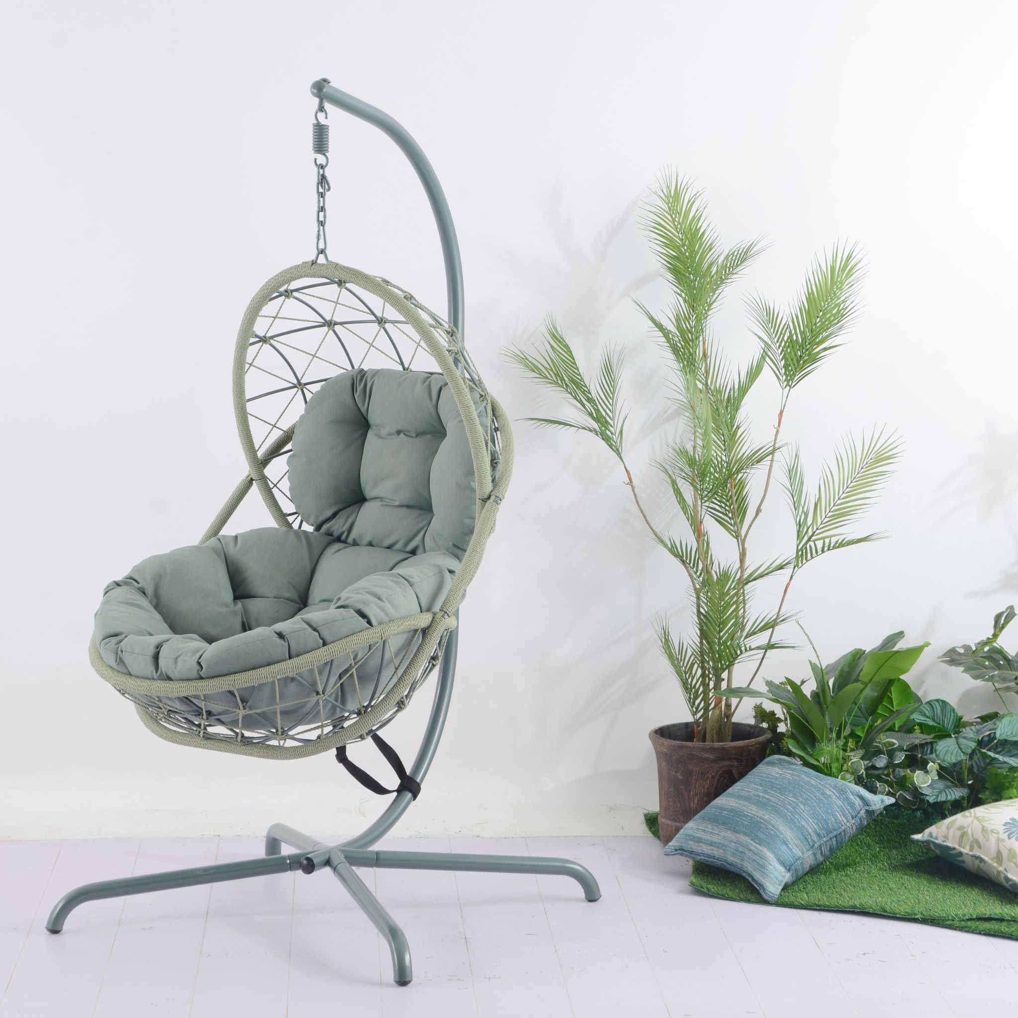 ARICO Green Metal and Rope Outdoor Chair