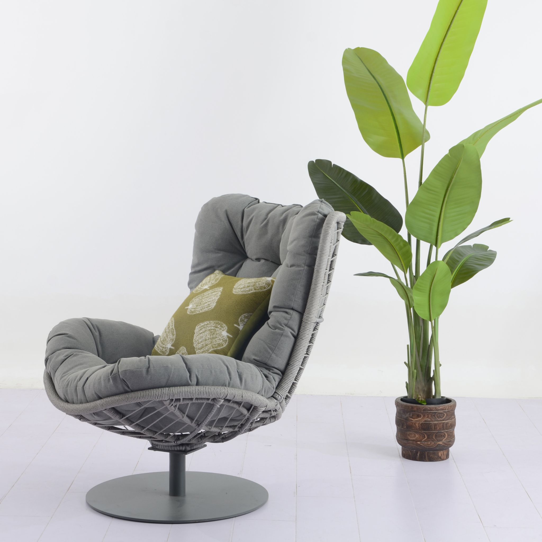 DIZZIN Grey Metal and Rope Swivel Outdoor Chair